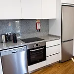 公寓 Trio Living Residences *