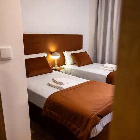 아파트 Trio Living Residences