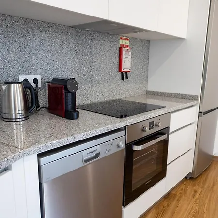 דירה Trio Living Residences *