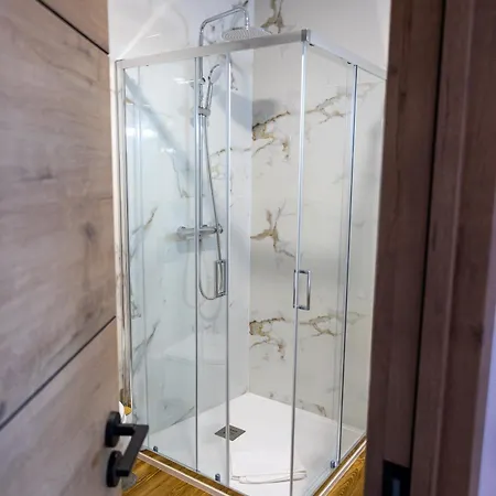 דירה Trio Living Residences *