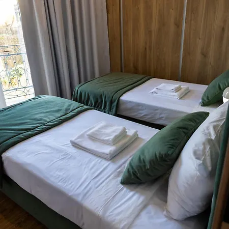 דירה Trio Living Residences *