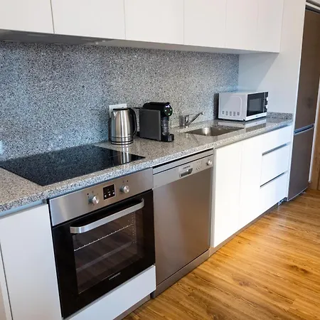 דירה Trio Living Residences *