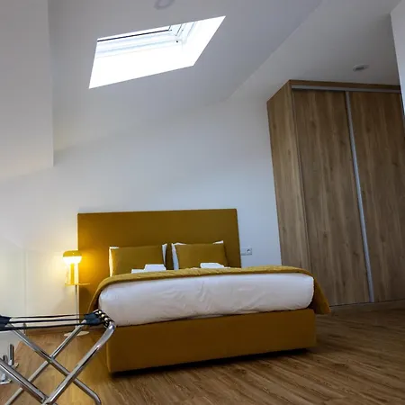דירה Trio Living Residences *