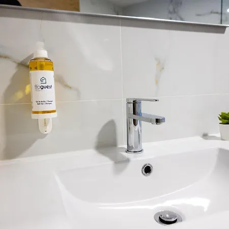 דירה Trio Living Residences *